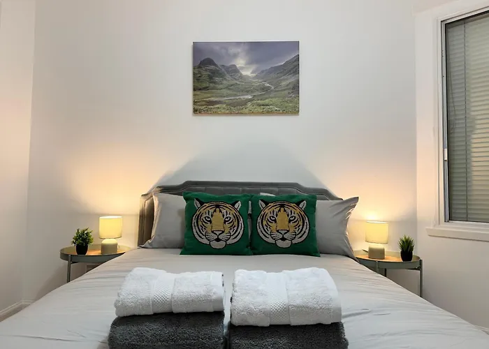 Cozy Central Apartment At Prime Location With Free Private Parking